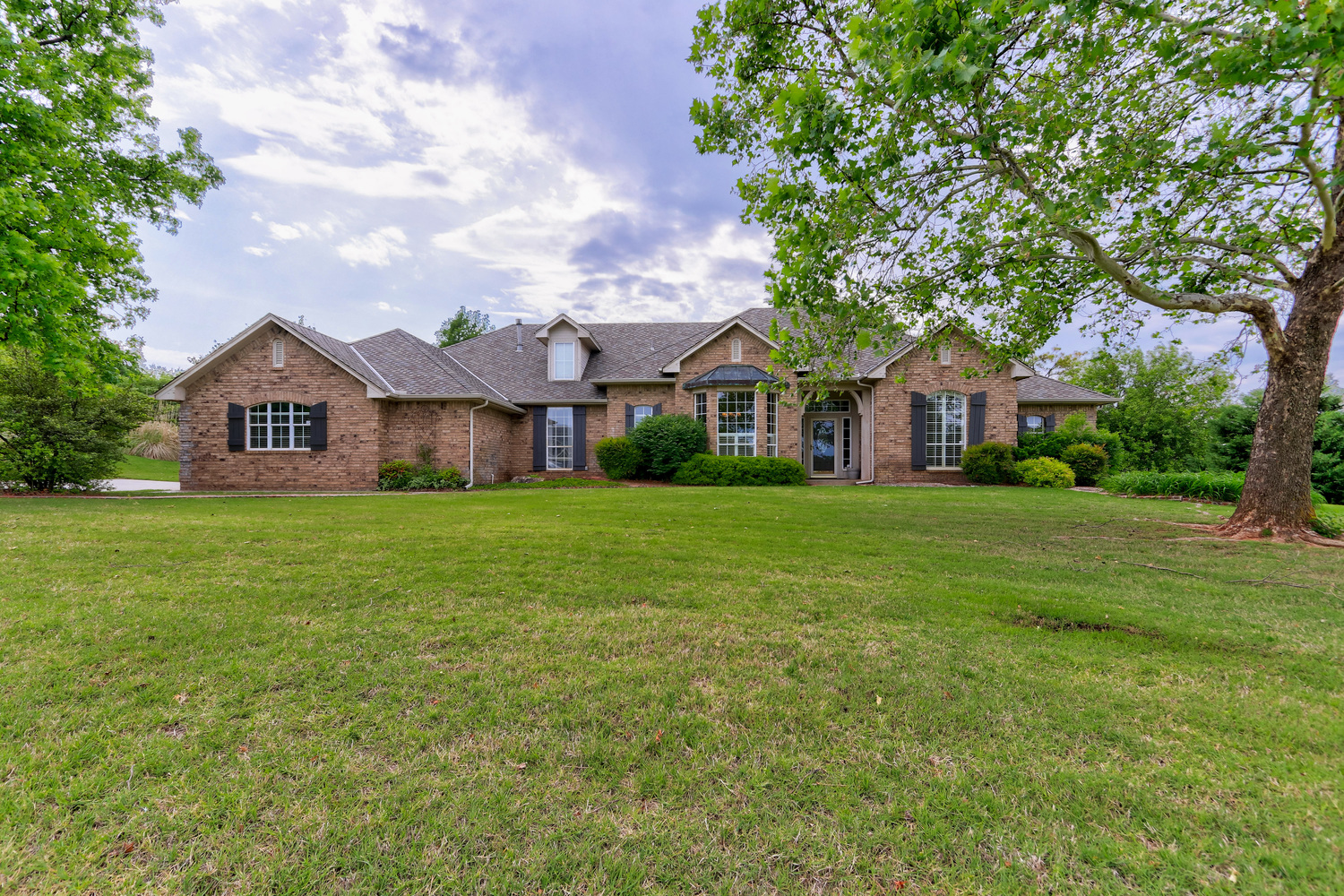 11025 Autumn Road Edmond, Oklahoma 73013 Nested Tours